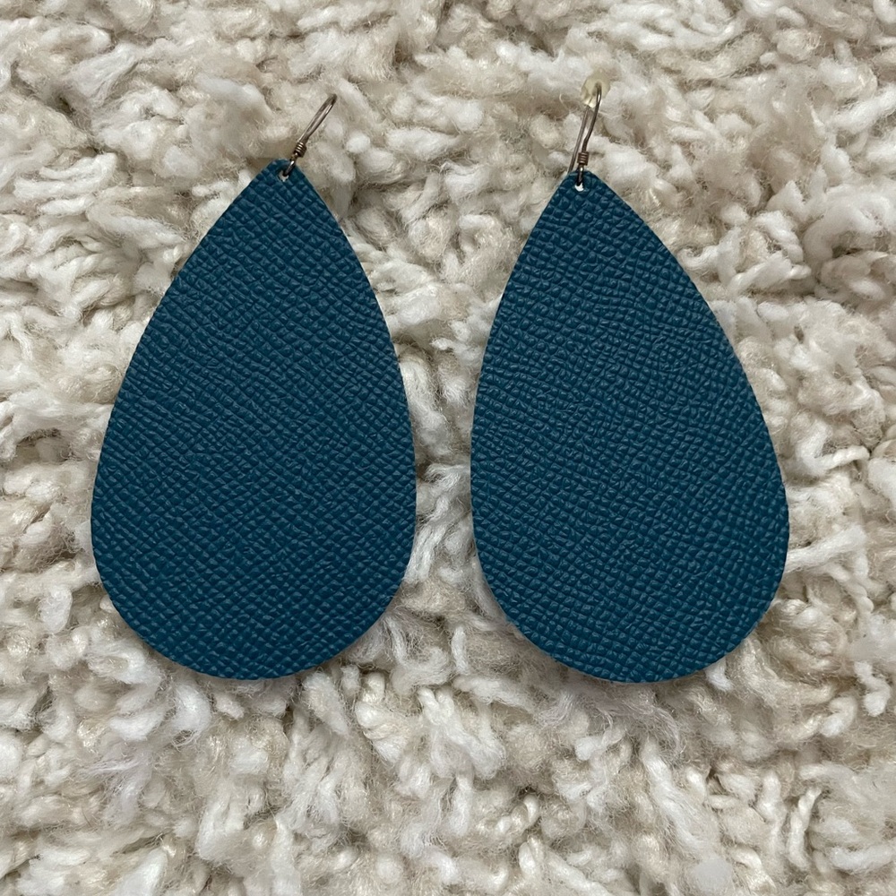 Nickel & Suede Elegant Leather Teardrop Earrings